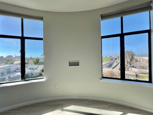 Building Photo - Adeline Place – Modern Comfort & Sophisticated 1 Bed / 1 Bath