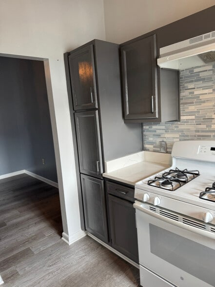 Primary Photo - 11346 Cherry Hill Rd