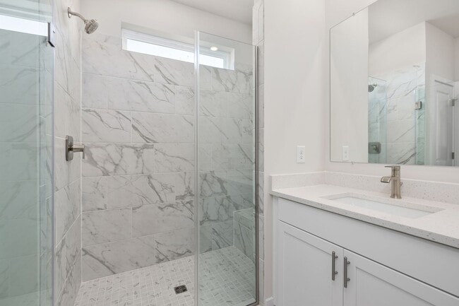 Building Photo - Beautiful new 4-bedroom, 3.5 bath property...