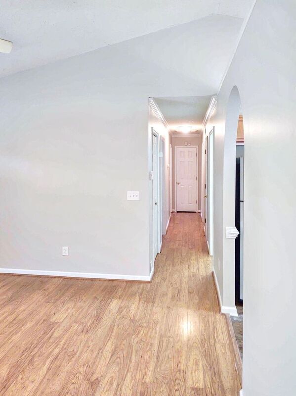 Building Photo - 2229 Saponi Village Ct