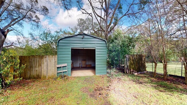 Building Photo - 1003 Geneva St