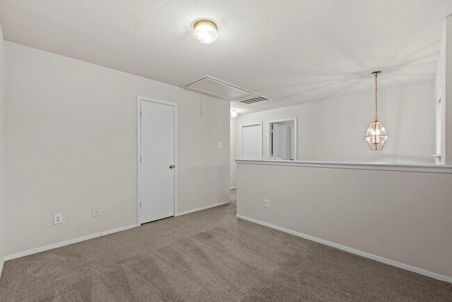 Building Photo - 1617 Nichole Woods Dr