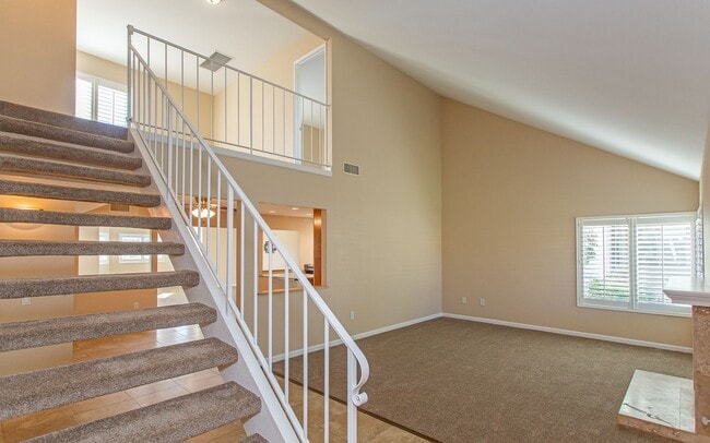 Building Photo - Wonderful 4 bedroom home in San Marcos!