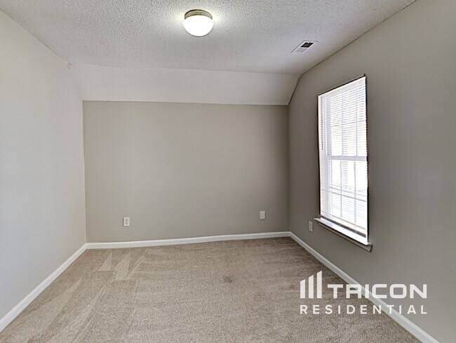 Building Photo - 9200 Bradstreet Commons Way
