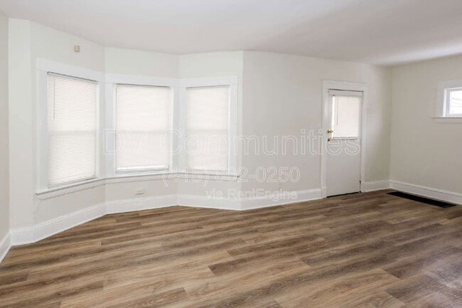 Building Photo - 3971 E 71st St