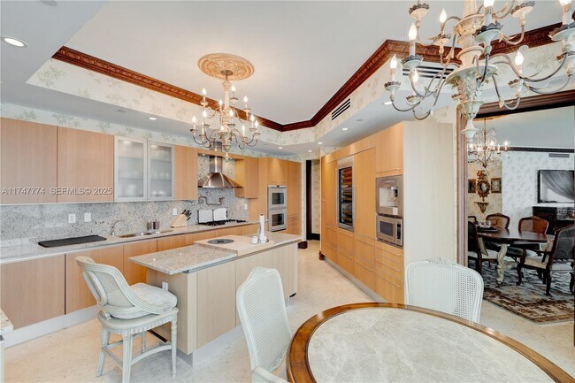 Building Photo - 16047 Collins Ave