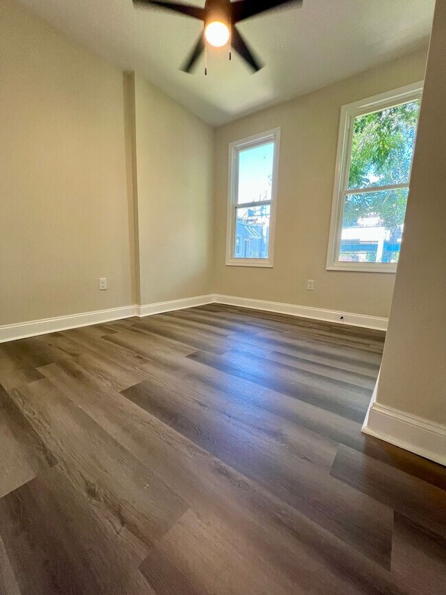 Building Photo - Newly Renovated 3-Bedroom Townhome in Cobb...