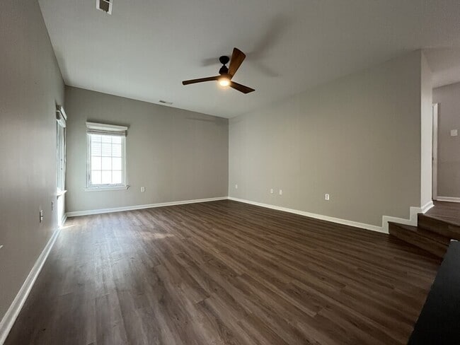 Building Photo - 2043 Covered Bridge Ct