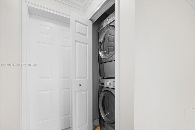 Building Photo - 11071 NW 47th Ln