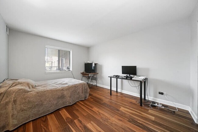 Building Photo - 1463 Mercury Dr