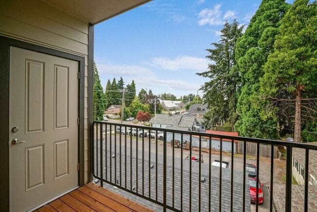 Building Photo - 190 Elma Ave SE