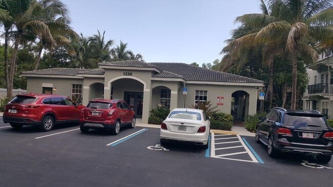 Building Photo - 1052 NW 18th Ave