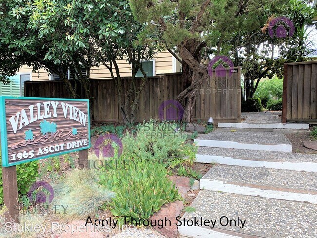 Primary Photo - 2 br, 2 bath House - 1965 Ascot Drive #4