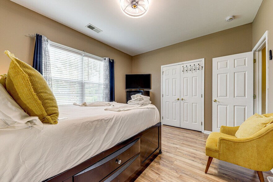 Building Photo - 5115 Oriole Ct