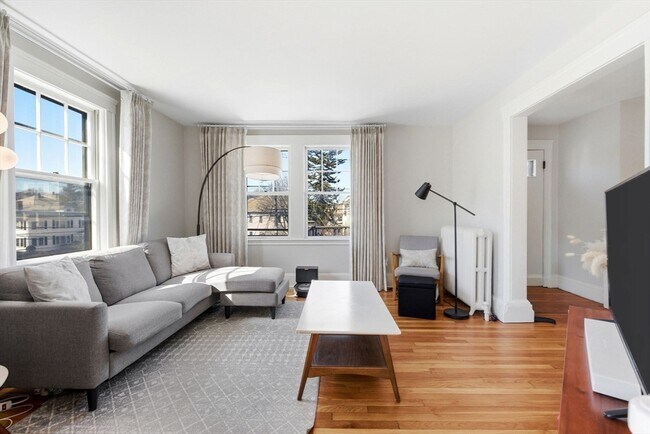 Building Photo - 23 Matchett St