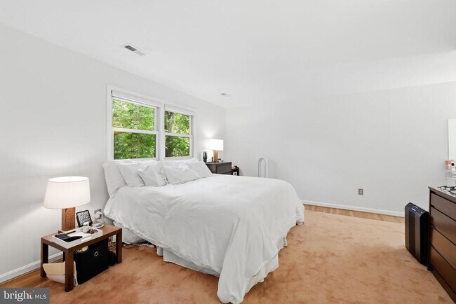 Building Photo - 6605 Grey Fox Dr