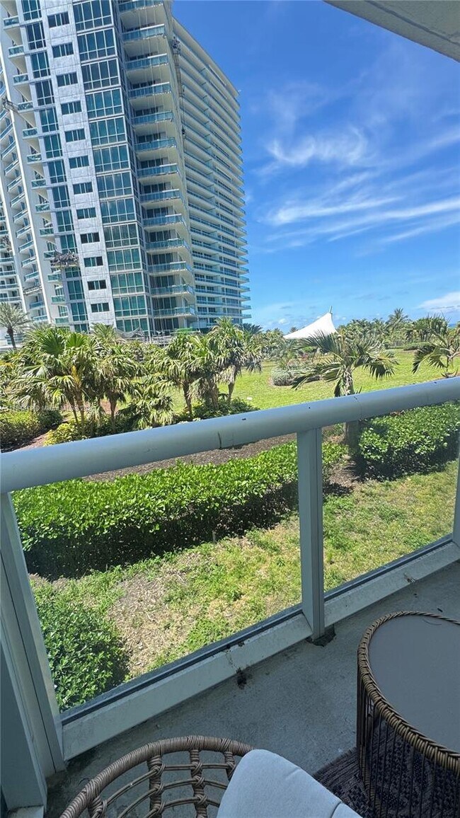Building Photo - 10275 Collins Ave