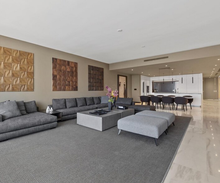 Building Photo - 300 Biscayne Boulevard Way