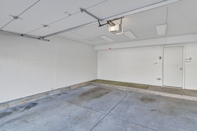 Building Photo - 2116 Glasgow Ct