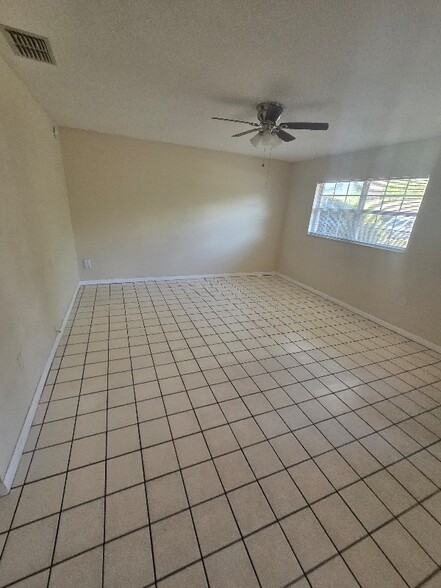 Building Photo - 8649 Forest Lake Dr