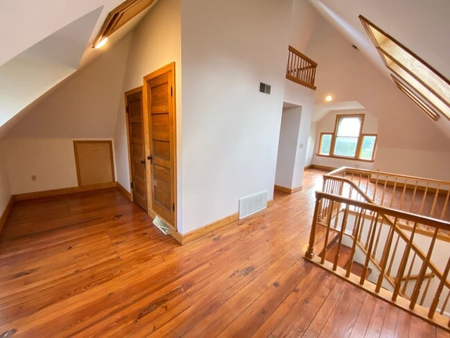 Building Photo - Rare Brick Single Family House On Goodale Park