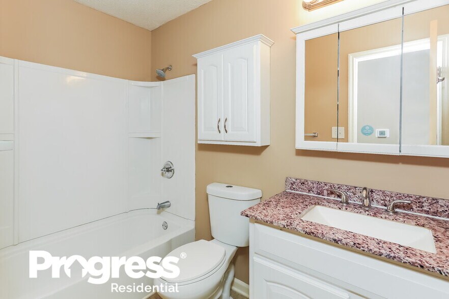 Building Photo - 108 Spring Glade Cir