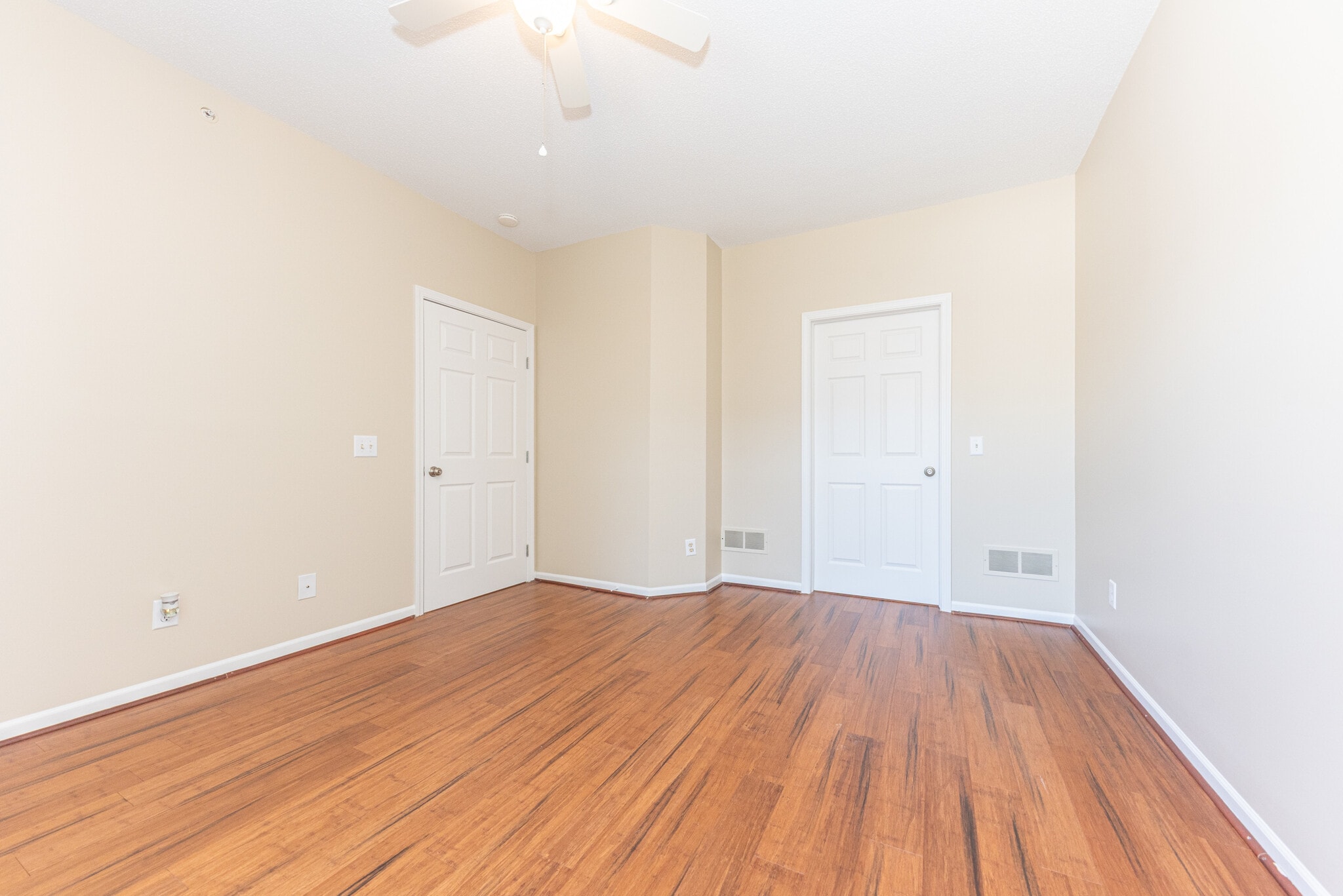 Building Photo - 301 Scio Village Ct