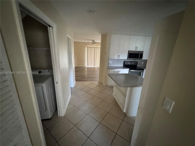 Building Photo - 9060 NW 45th Ct