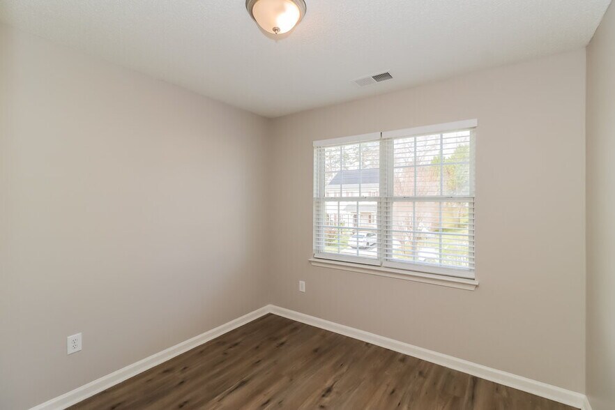 Building Photo - 6819 Alydar Ct