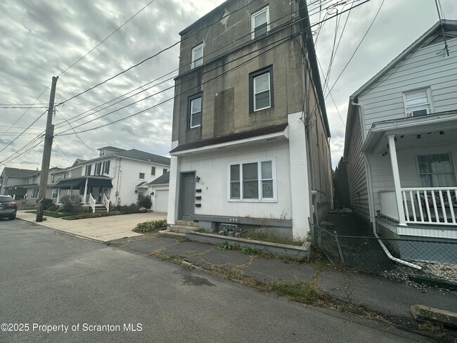 Primary Photo - 65 Center St