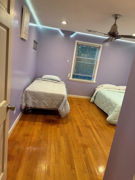 Building Photo - 25 Pershing St