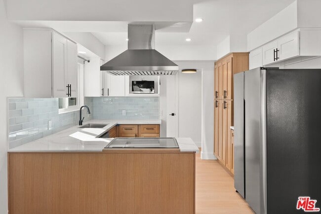 Building Photo - 4020 La Salle Ave