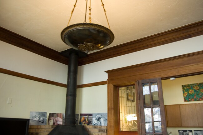 Building Photo - 310 N Ashland Ave