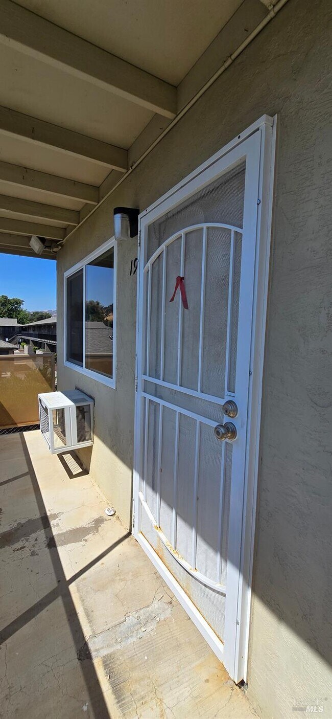 Building Photo - 1567 Alamo Dr