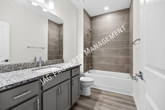 Building Photo - 813 Clifton Rd SE