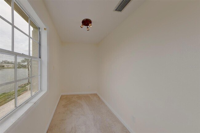 Building Photo - 222 Pompano Dr SE