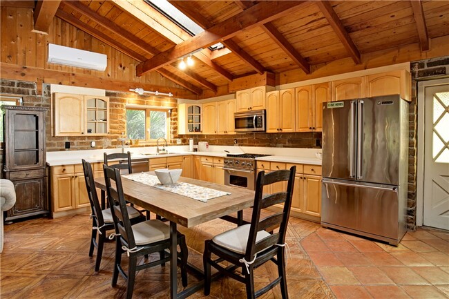 Building Photo - 17825 Bear Valley Ln