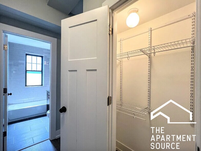 Building Photo - 1124 Maple Ave