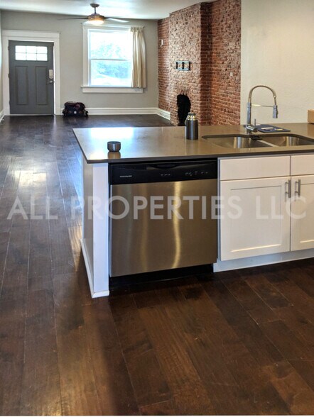 Kitchen - 1319 E 27th Ave