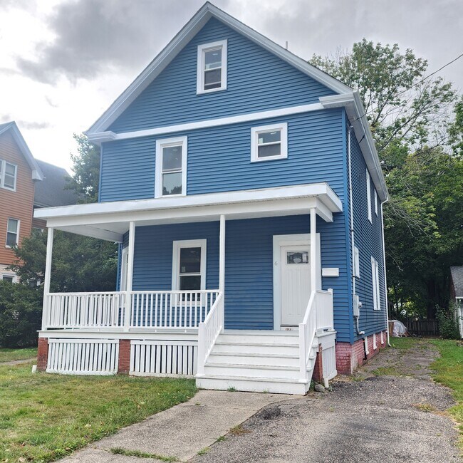 Primary Photo - 6 Hope St
