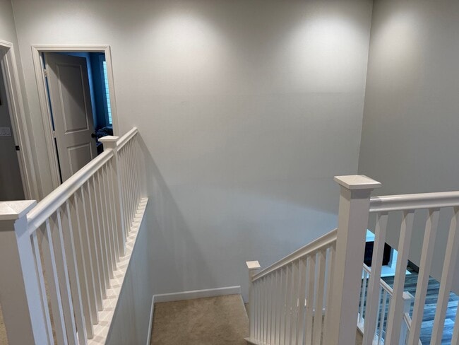 Building Photo - Home in Gated Five Knolls Community | 5 Bedrooms