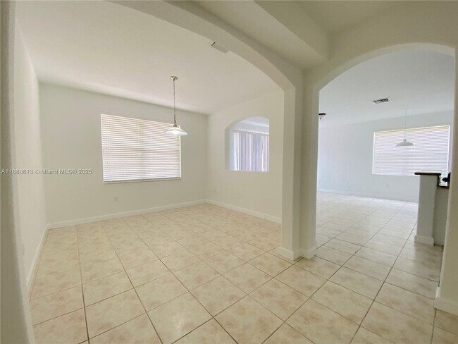 Building Photo - 11005 NW 87th St