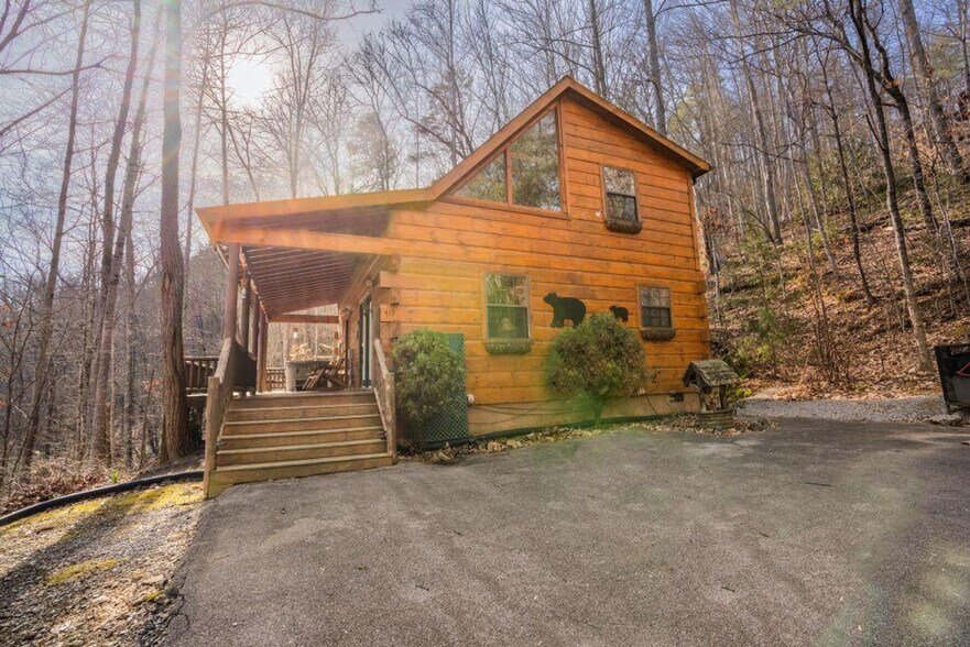 Building Photo - 419 Sugar Mountain Way