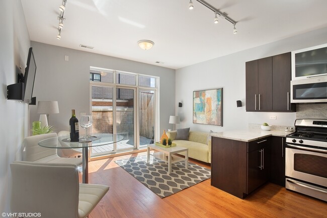 Building Photo - 1162 W Hubbard St