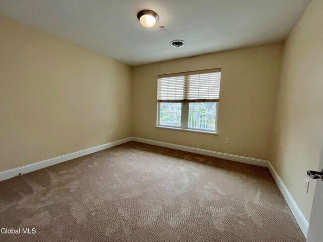 Building Photo - 60 Weibel Ave