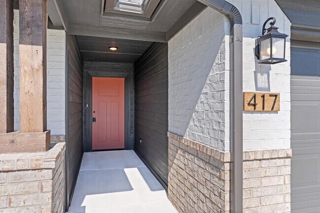 Building Photo - 417 Haven St