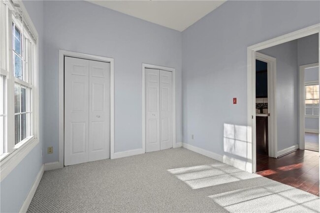 Building Photo - 102 Dixon St