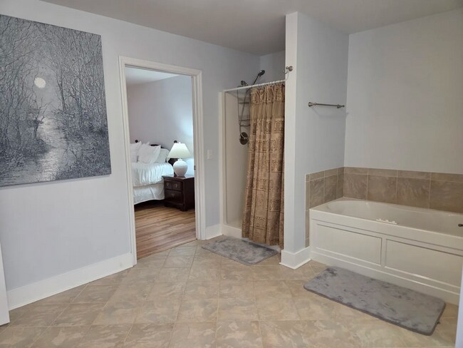 Building Photo - 212 Hice Ave