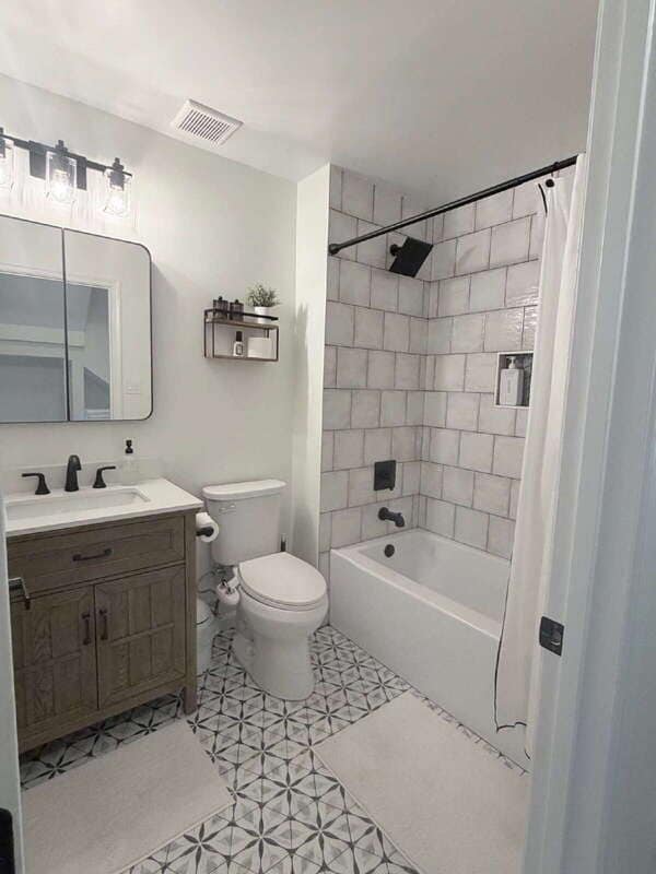 Building Photo - 978 Harrison Cir