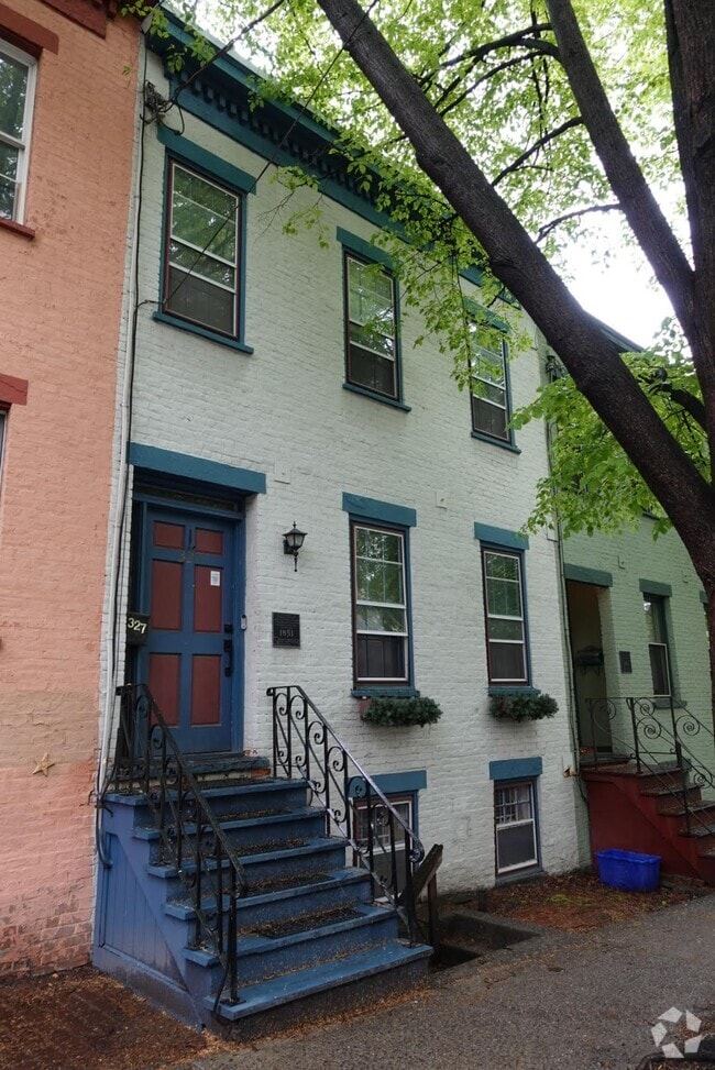 Historical Building on beautiful Hudson Avenue! Close to restaurants and shopping. - 327 Hudson Ave